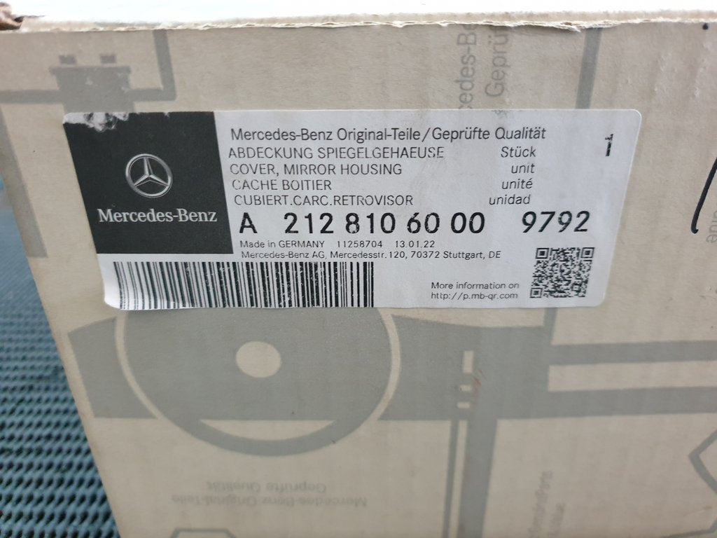 Mercedes-Benz C-Class E-Class W204 W212 Right Outer Mirror Cover and Indicator Light