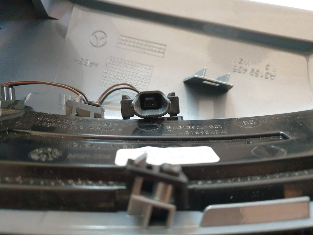 Mercedes-Benz C-Class E-Class W204 W212 Right Outer Mirror Cover and Indicator Light