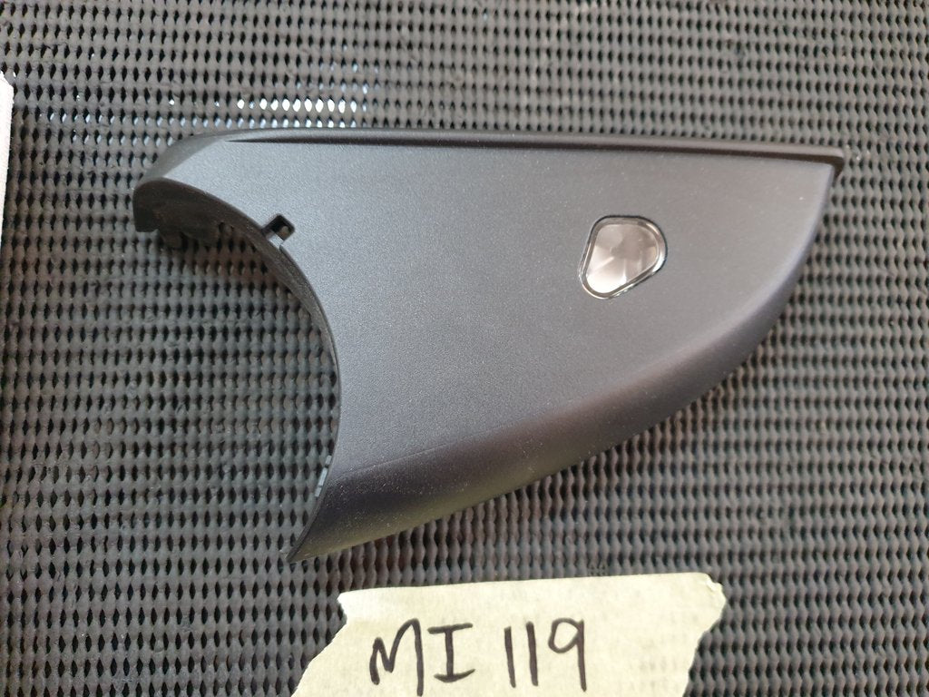 Mercedes-Benz C-Class E-Class W204 W212 Right Outer Mirror Lower Cover