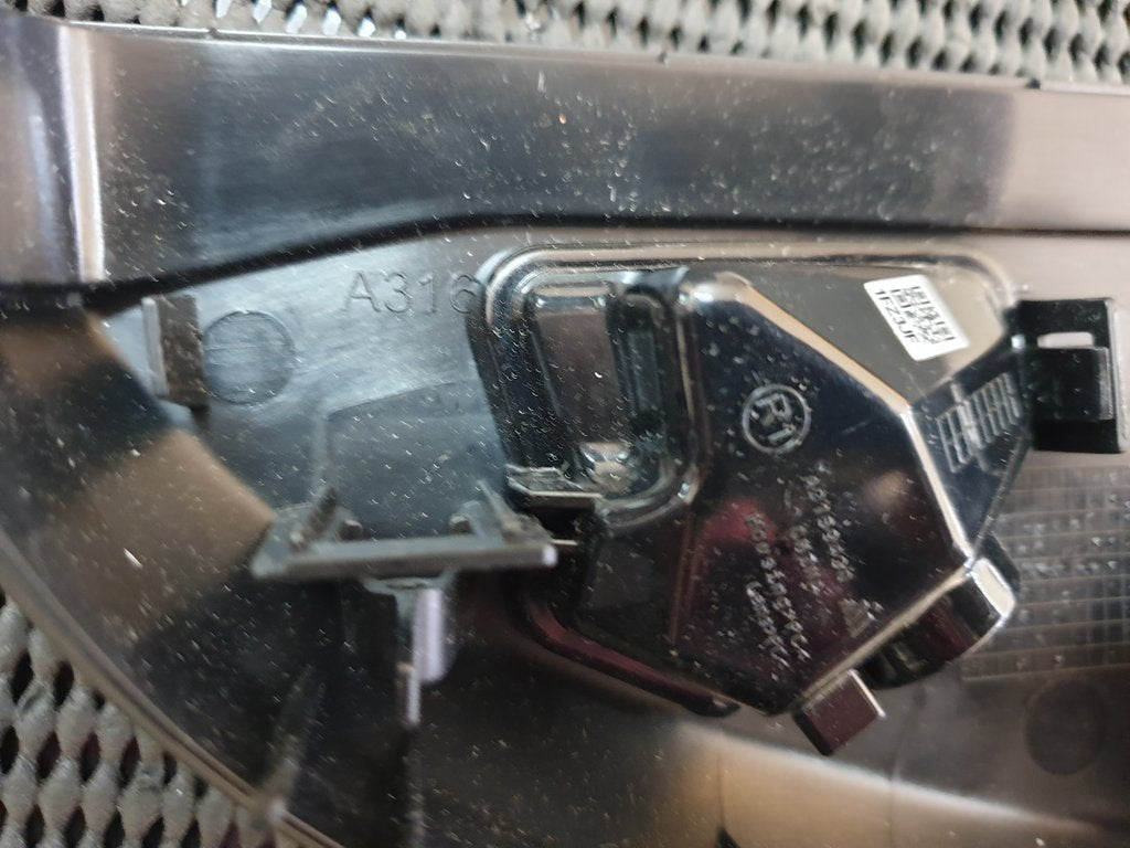 Mercedes-Benz C-Class E-Class W204 W212 Right Outer Mirror Lower Cover