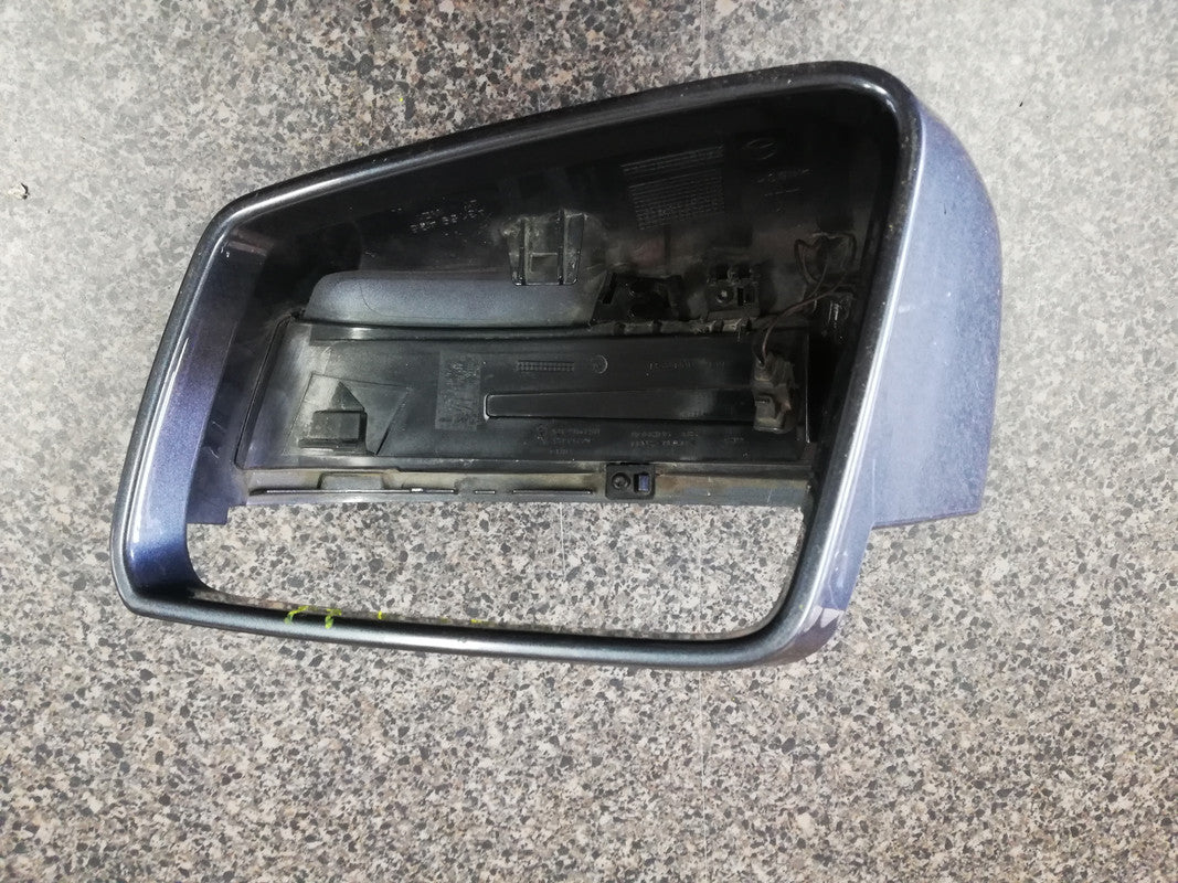 Mercedes-Benz A-Class, B-Class, C-Class, E-Class, CLA, CLS, S-Class, GLA, ML, GLE W176, W246, W204, W212, W207, W117, W218, W221, X156, W164, W166 2010, 2011, 2012, 2013, 2014 Left Outer Mirror Cover with Indicator Light