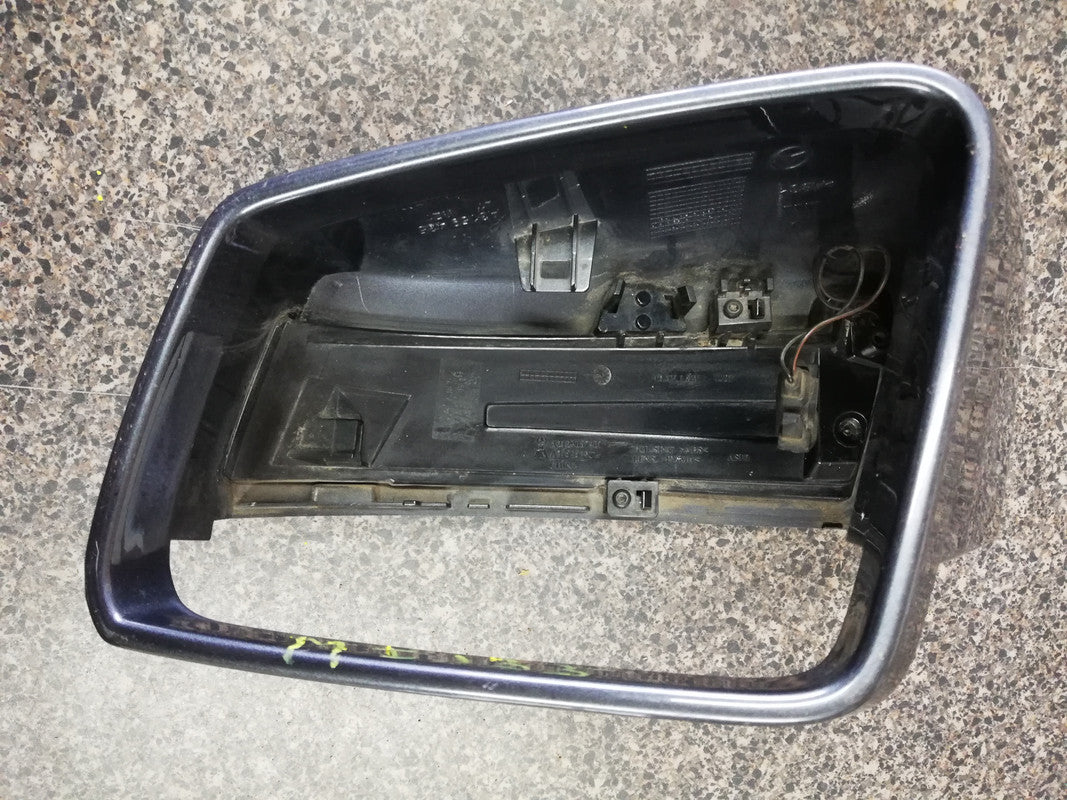 Mercedes-Benz A-Class, B-Class, C-Class, E-Class, CLA, CLS, S-Class, GLA, ML, GLE W176, W246, W204, W212, W207, W117, W218, W221, X156, W164, W166 2010, 2011, 2012, 2013, 2014 Left Outer Mirror Cover with Indicator Light