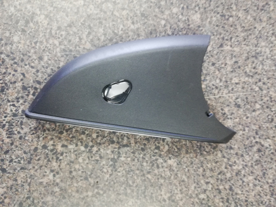 Mercedes-Benz C-Class CL CLS E-Class S-Class  W204 W207 W212 W216 W218 W221 Right Outer Mirror Cover Lower
