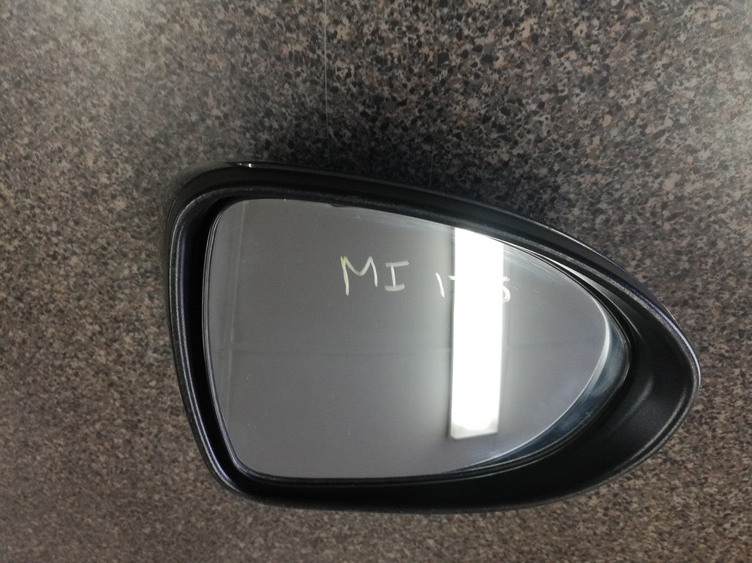 Kia RIO III 2016 Right Outer Mirror Incomplete, Base damaged