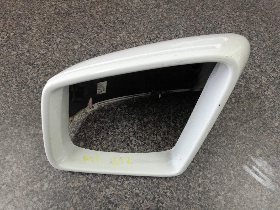 Mercedes-Benz A-Class, B-Class, C-Class, E-Class, CLA, CLS, S-Class, GLA, ML, GLE W176, W246, W204, W212, W207, W117, W218, W221, X156, W164, W166 2010, 2011, 2012, 2013, 2014 Left Outer Mirror Cover, Broken Indicator