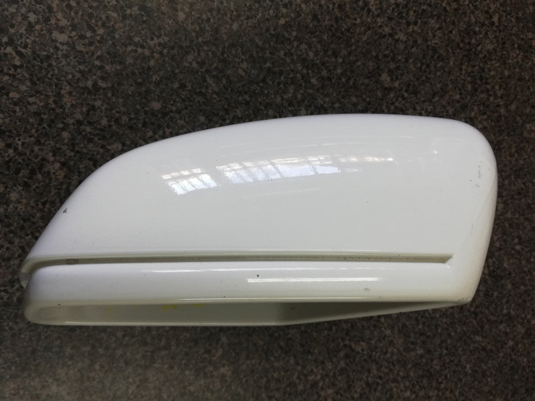 Mercedes-Benz A-Class, B-Class, C-Class, E-Class, CLA, CLS, S-Class, GLA, ML, GLE W176, W246, W204, W212, W207, W117, W218, W221, X156, W164, W166 2010, 2011, 2012, 2013, 2014 Left Outer Mirror Cover, Broken Indicator