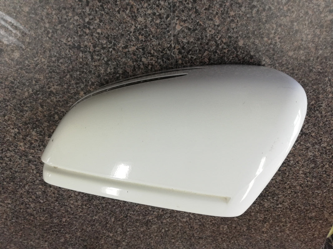 Mercedes-Benz A-Class, B-Class, C-Class, E-Class, CLA, CLS, S-Class, GLA, ML, GLE W176, W246, W204, W212, W207, W117, W218, W221, X156, W164, W166 2010, 2011, 2012, 2013, 2014 Left Outer Mirror Cover, Broken Indicator