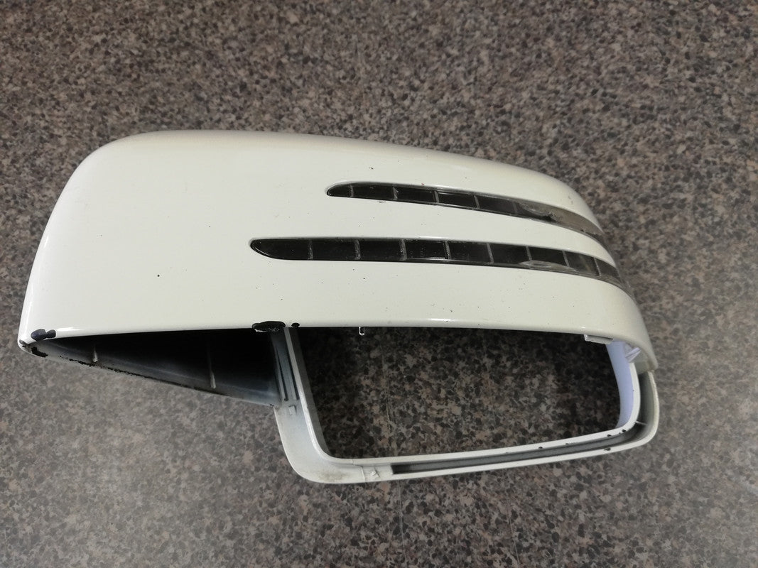 Mercedes-Benz A-Class, B-Class, C-Class, E-Class, CLA, CLS, S-Class, GLA, ML, GLE W176, W246, W204, W212, W207, W117, W218, W221, X156, W164, W166 2010, 2011, 2012, 2013, 2014 Left Outer Mirror Cover, Broken Indicator