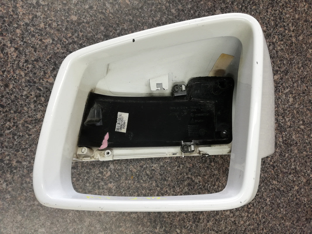 Mercedes-Benz A-Class, B-Class, C-Class, E-Class, CLA, CLS, S-Class, GLA, ML, GLE W176, W246, W204, W212, W207, W117, W218, W221, X156, W164, W166 2010, 2011, 2012, 2013, 2014 Left Outer Mirror Cover, Broken Indicator