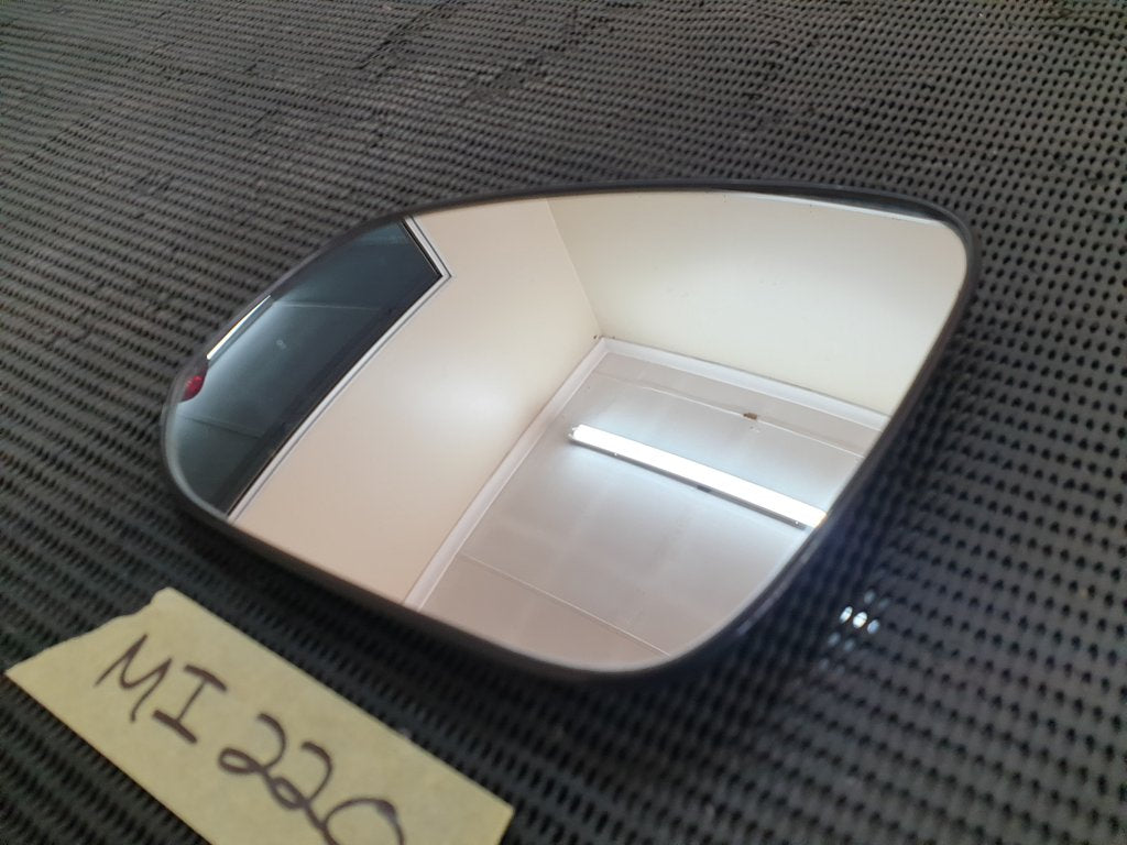 Toyota Hi-lux/SRX Rav 4 2018, 2019, 2020, 2021, 2022, 2023 Left Outer Mirror Glass
