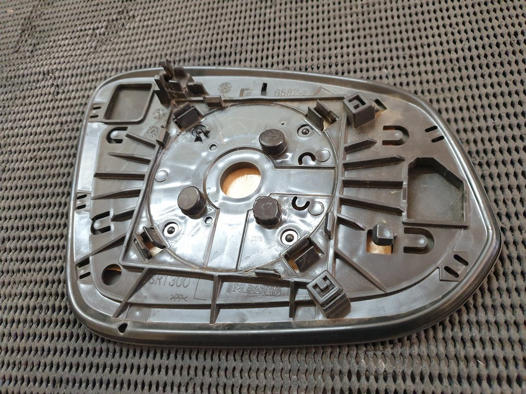 Toyota Hi-lux/SRX Rav 4 2018, 2019, 2020, 2021, 2022, 2023 Left Outer Mirror Glass