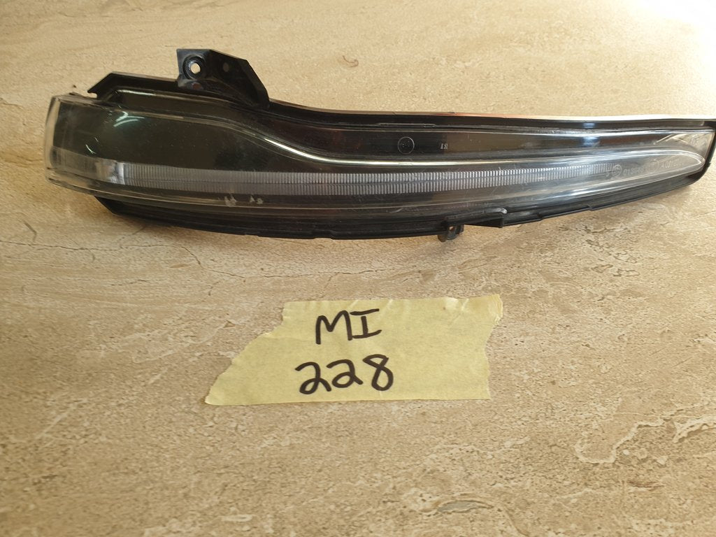 Mercedes-Benz C-Class W205, S205, C205 Right Outer Mirror Indicator Light