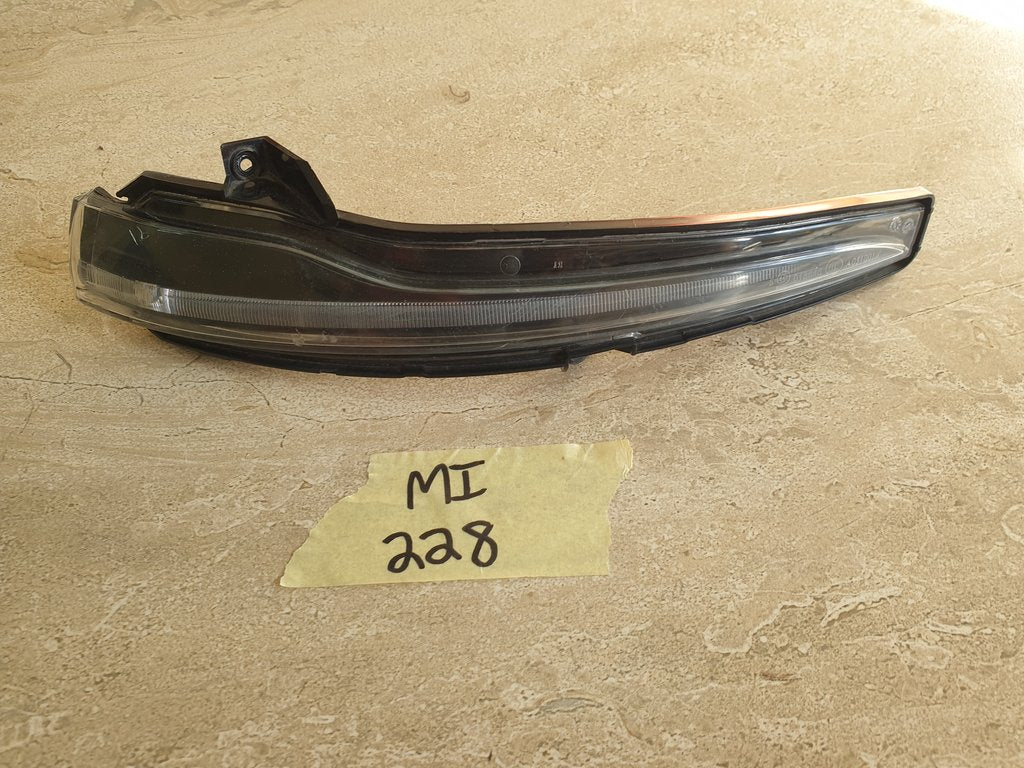 Mercedes-Benz C-Class W205, S205, C205 Right Outer Mirror Indicator Light