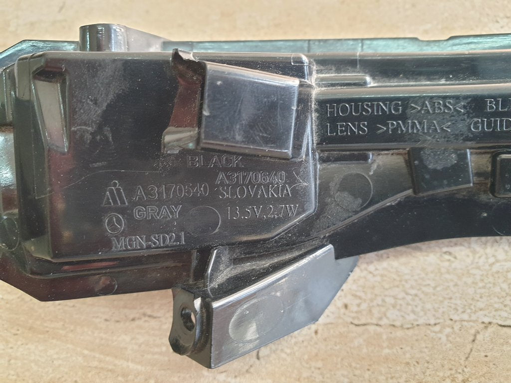 Mercedes-Benz C-Class W205, S205, C205 Right Outer Mirror Indicator Light