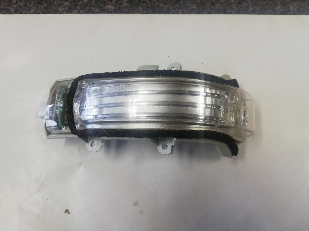 Toyota Corolla 2007, 2008, 2009, 2010 Left Outer Mirror Indicator Light