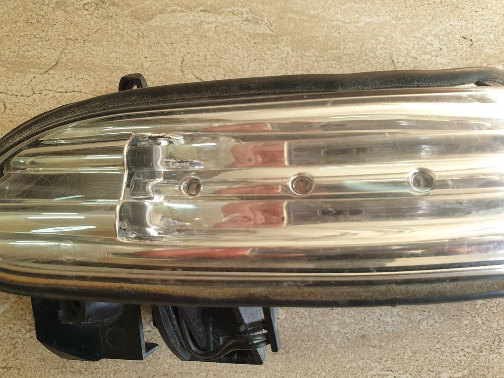 Mercedes-Benz SLK200 K-SLK55  Left Outer Mirror Indicator Light