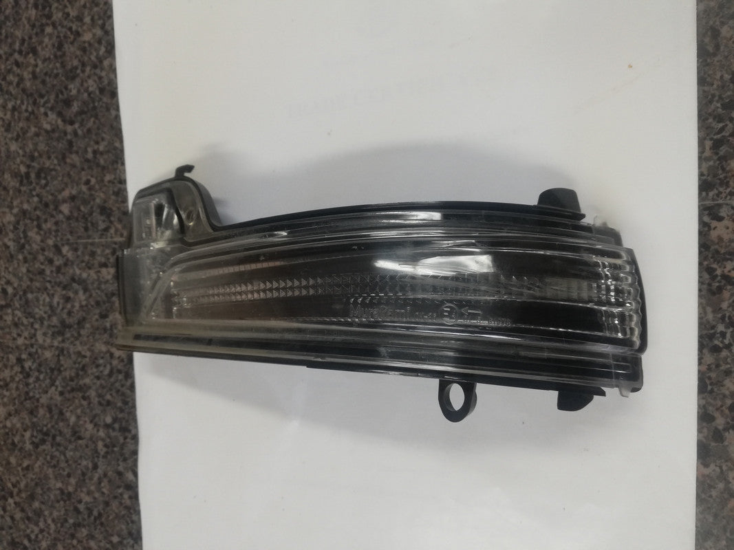 Toyota Hilux SRX 2018 Left Outer Mirror Indicator Light