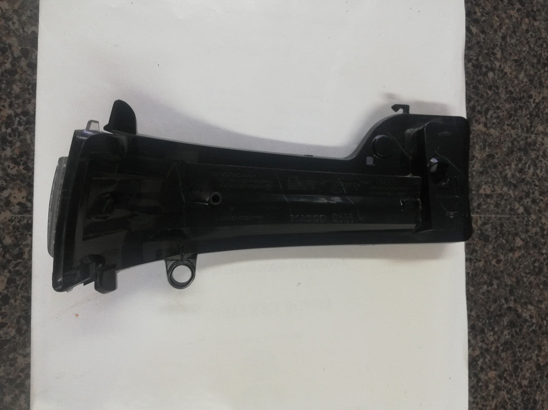 Toyota Hilux SRX 2018 Left Outer Mirror Indicator Light