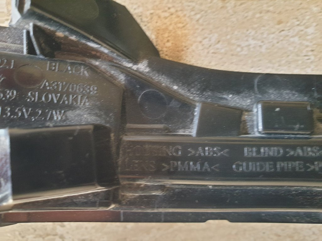 Mercedes-Benz C-Class W205 Left Outer Mirror Indicator Light