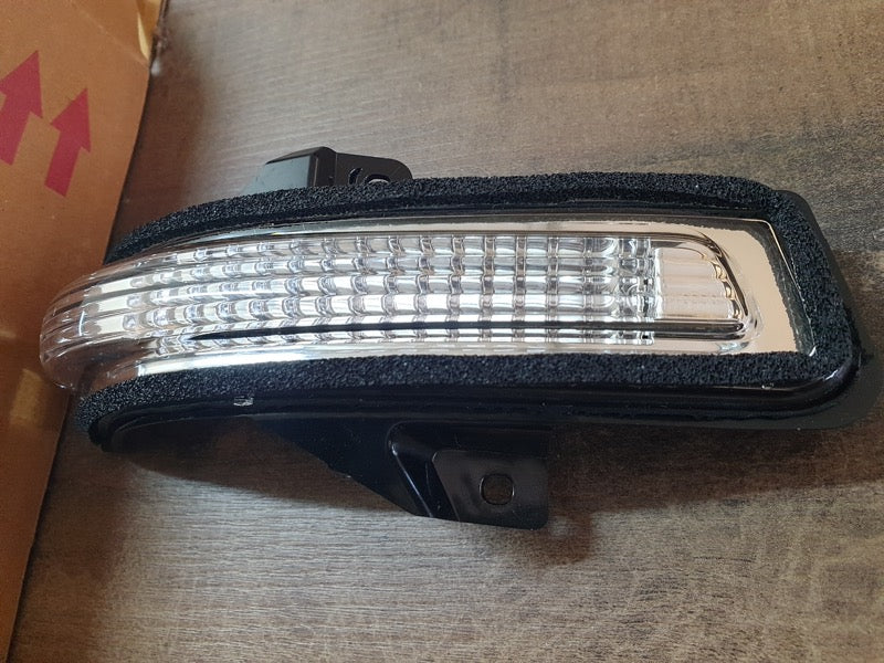Original New Suzuki Vitara Brezza Toyota Urban Cruiser 2021 Right Outer Mirror Indicator Light