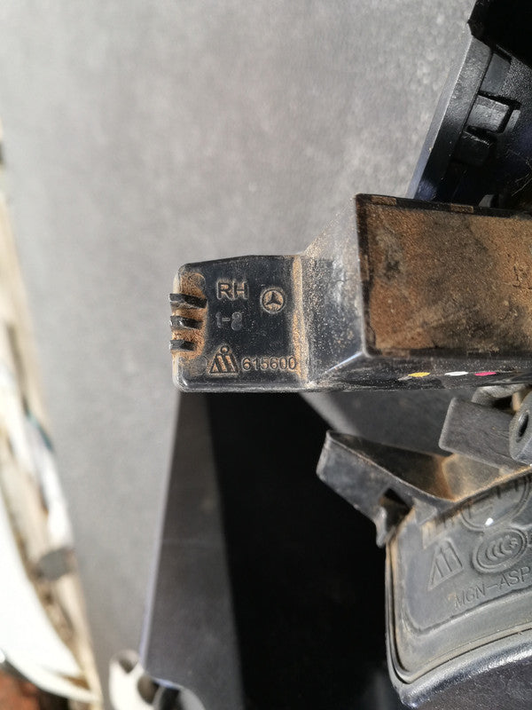 Mercedes-Benz GLE W166, 300 D 4MATIC 2016 Right Outer Mirror Base