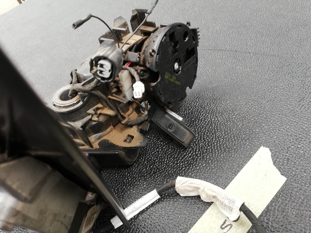 Mercedes-Benz GLE W166, 300 D 4MATIC 2016 Right Outer Mirror Base