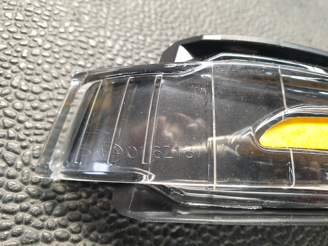 Mercedes-Benz Aftermarket E-Class Right Outer Mirror Indicator Light