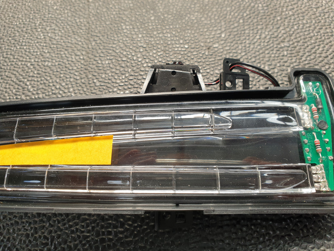 Mercedes-Benz Aftermarket E-Class Right Outer Mirror Indicator Light