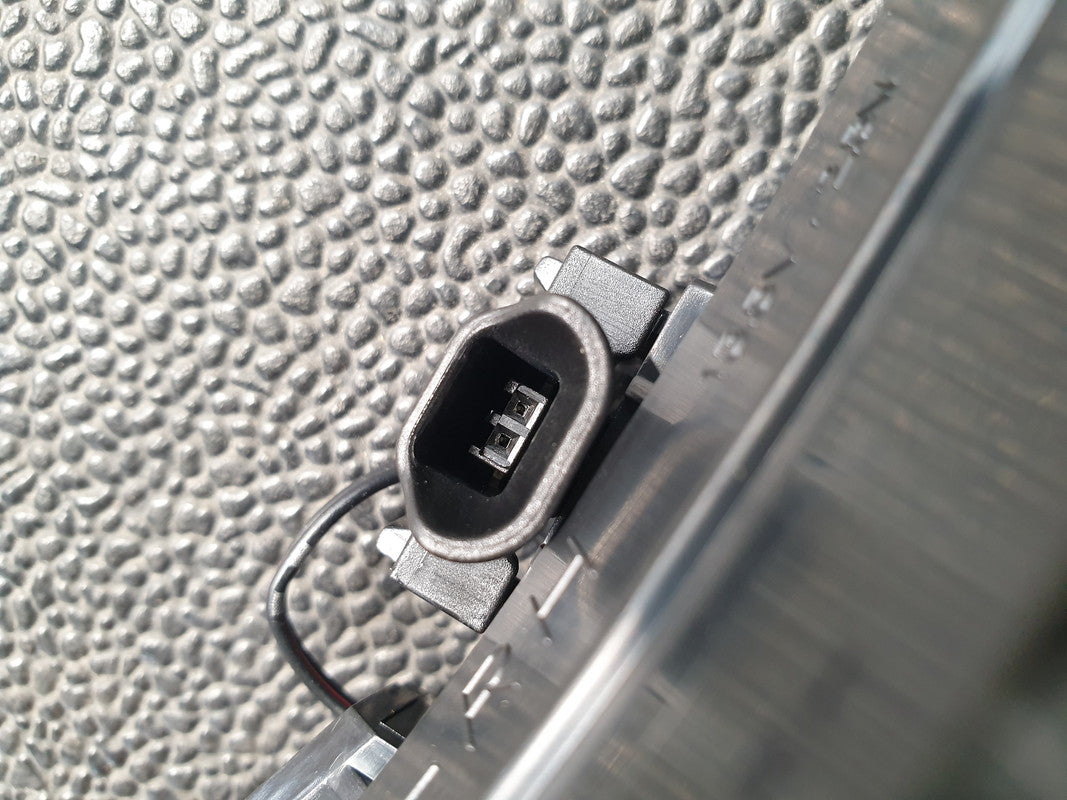 Mercedes-Benz Aftermarket E-Class Right Outer Mirror Indicator Light