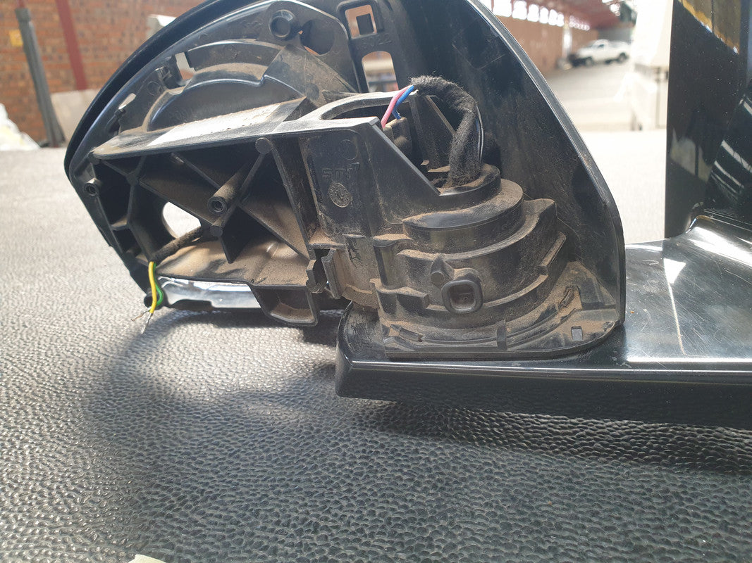 Original Used Jaguar F-Pace 2019 Right Outer Mirror Base Incomplete, No Indicator, No Cover, No Mirror Glass