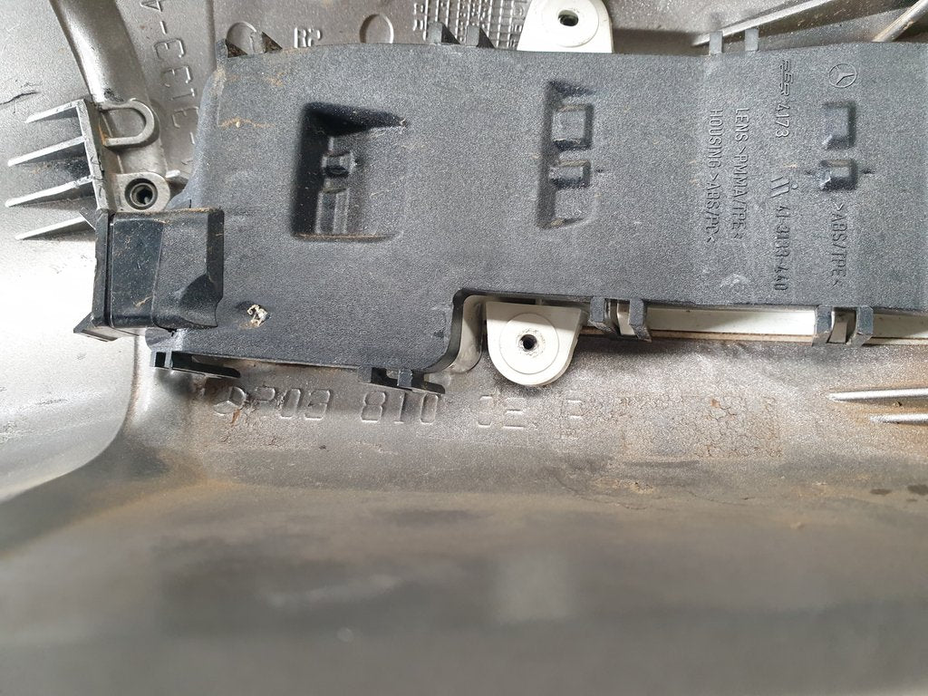 Mercedes-Benz C-Class W203 Right Outer Mirror Cover and Indicator Light