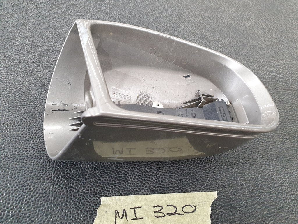 Mercedes-Benz C-Class W203 Right Outer Mirror Cover and Indicator Light