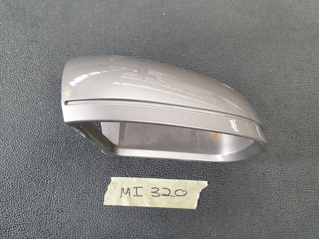 Mercedes-Benz C-Class W203 Right Outer Mirror Cover and Indicator Light
