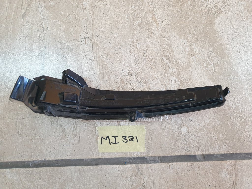 Mercedes-Benz C-Class W205 Left Outer Mirror Indicator Light