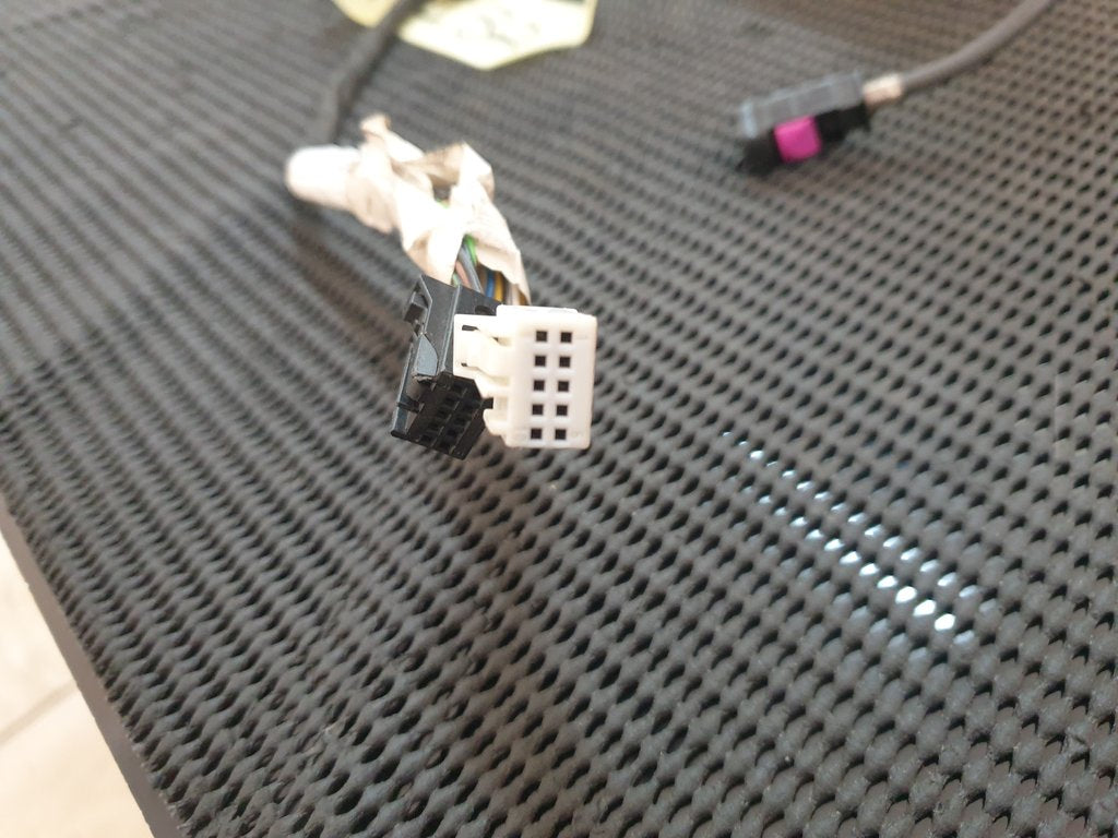 Mercedes-Benz GLE W292 Right Outer Mirror Base, Broken Motor