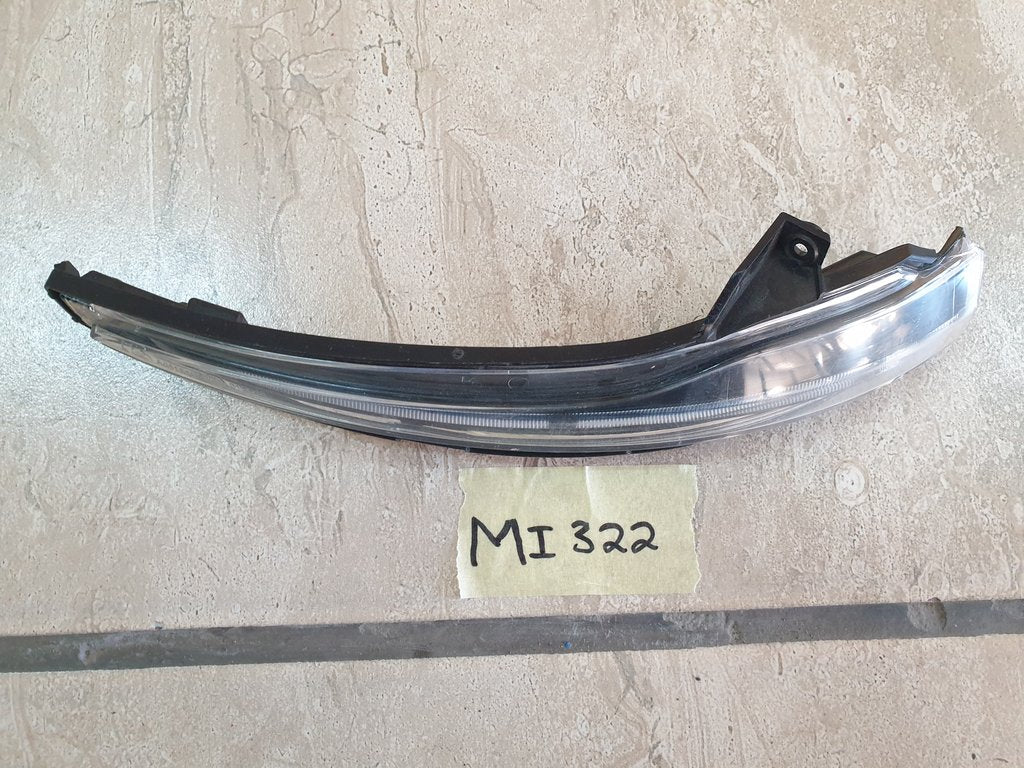 Mercedes-Benz C-Class W205 Left Outer Mirror Indicator Light
