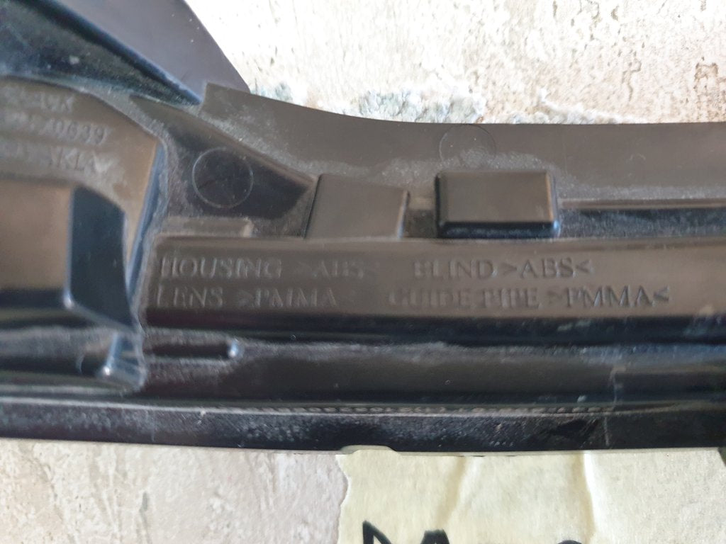 Mercedes-Benz C-Class W205 Left Outer Mirror Indicator Light