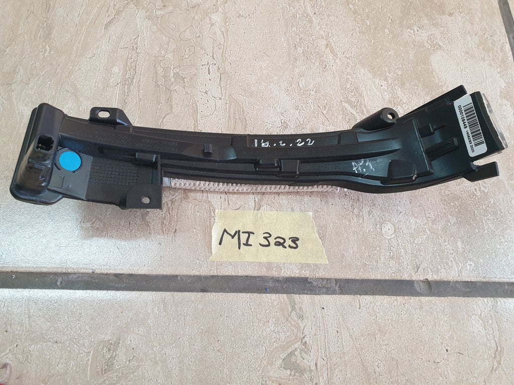 Mercedes-Benz X-Class W470 Left Outer Mirror Indicator Light