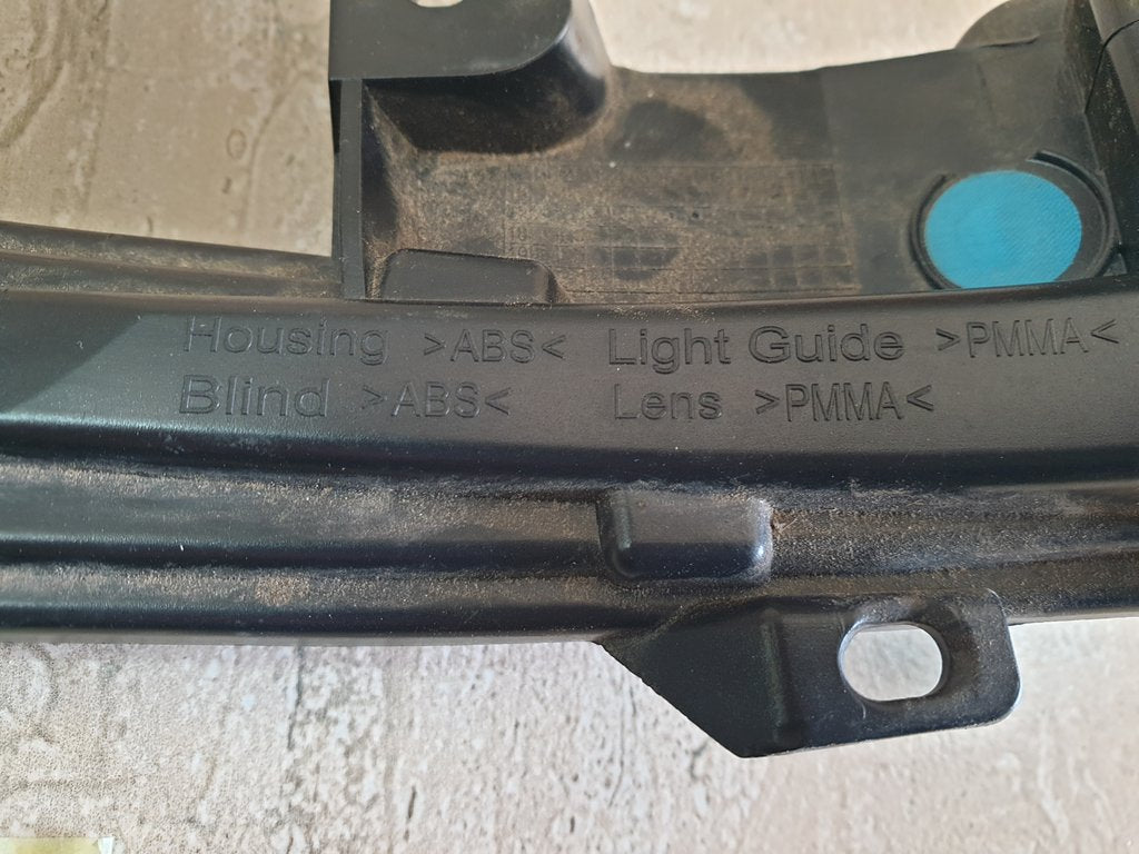 Mercedes-Benz X-Class W470 Left Outer Mirror Indicator Light