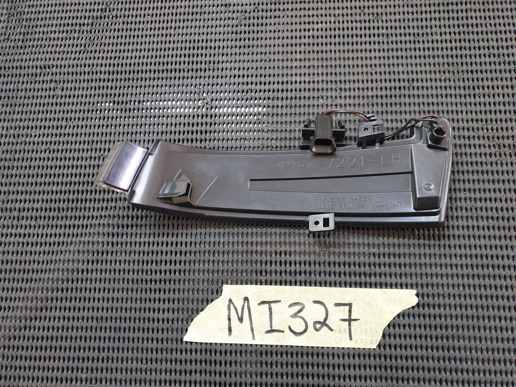 Mercedes-Benz Aftermarket A-Class, B-Class, C-Class, E-Class, CLA, CLS, S-Class, GLA, ML, GLE W176, W246, W204, W212, W207, W117, W218, W221, X156, W164, W166 2010, 2011, 2012, 2013, 2014 Left Outer Mirror Indicator Light