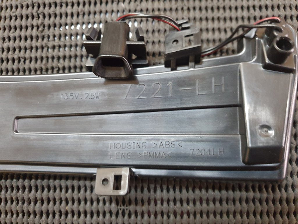 Mercedes-Benz Aftermarket A-Class, B-Class, C-Class, E-Class, CLA, CLS, S-Class, GLA, ML, GLE W176, W246, W204, W212, W207, W117, W218, W221, X156, W164, W166 2010, 2011, 2012, 2013, 2014 Left Outer Mirror Indicator Light