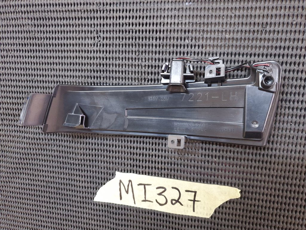 Mercedes-Benz Aftermarket A-Class, B-Class, C-Class, E-Class, CLA, CLS, S-Class, GLA, ML, GLE W176, W246, W204, W212, W207, W117, W218, W221, X156, W164, W166 2010, 2011, 2012, 2013, 2014 Left Outer Mirror Indicator Light