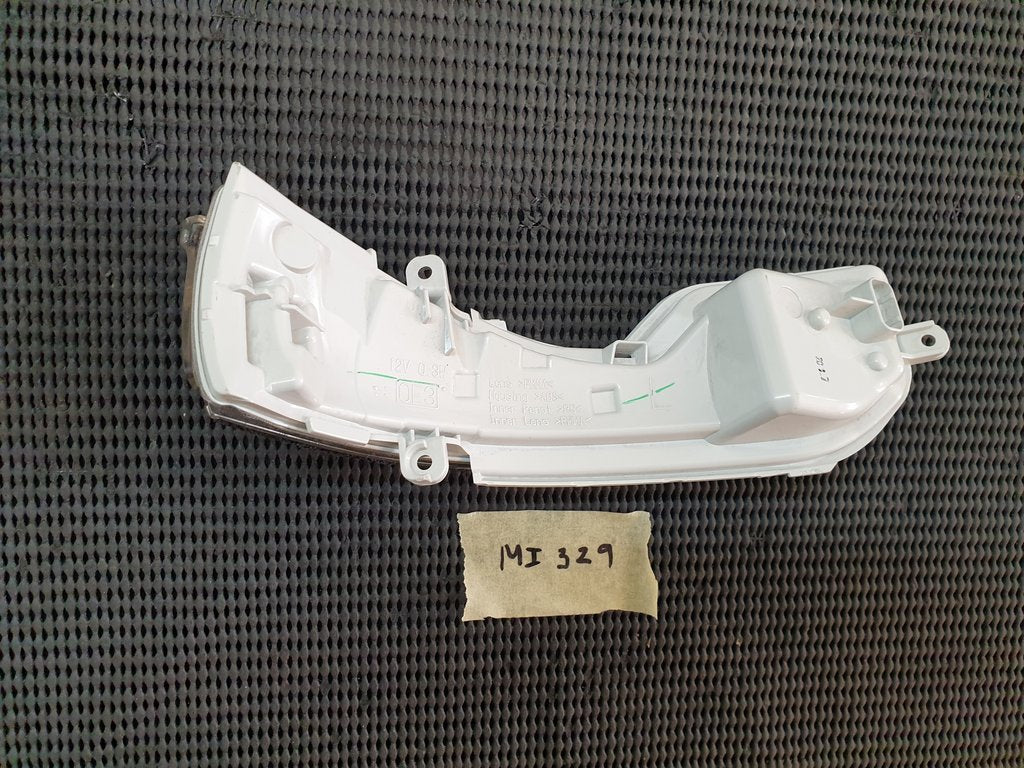 Nissan Infiniti Left Outer Mirror Indicator Light