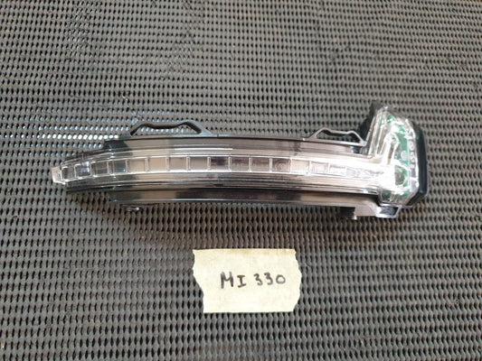 Volkswagen Tiguan Right Outer Mirror Indicator Light