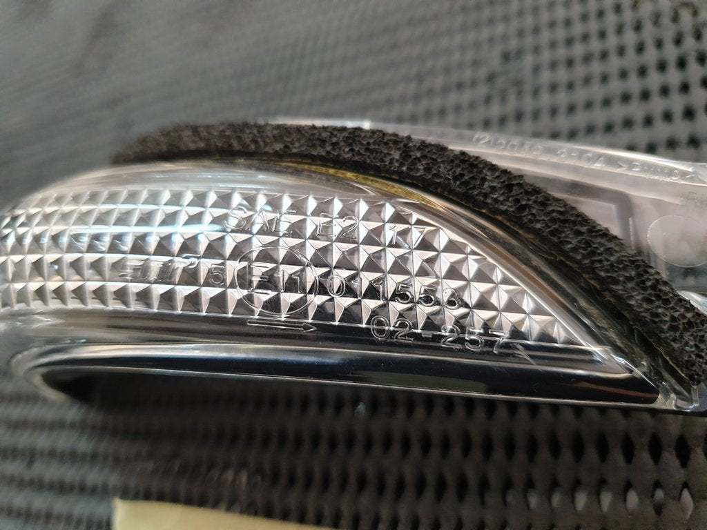Toyota Corolla Right Outer Mirror Indicator Light