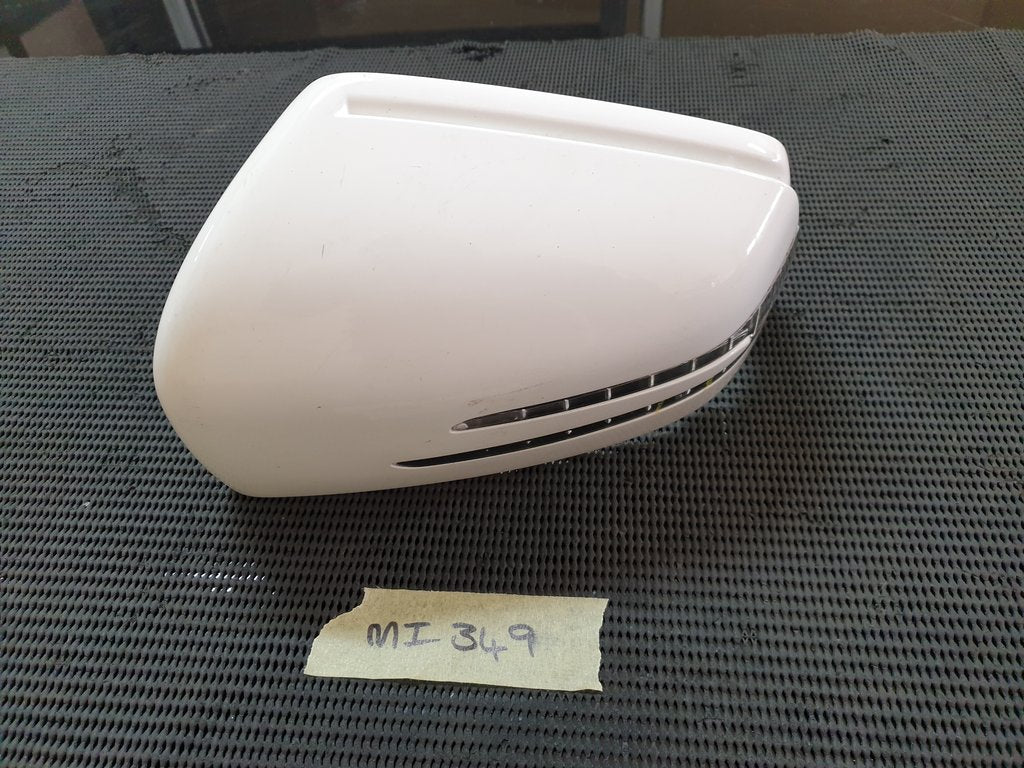 Mercedes-Benz C-Class E-Class W204 W212 Left Outer Mirror cover with Broken Indicator Light