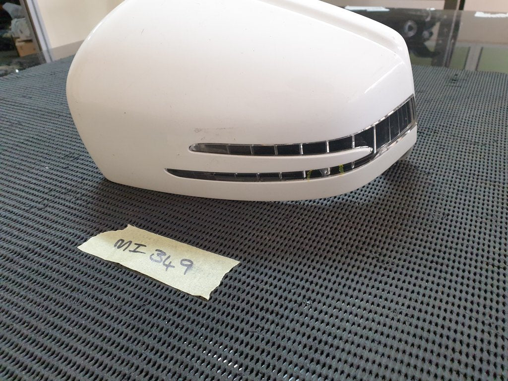 Mercedes-Benz C-Class E-Class W204 W212 Left Outer Mirror cover with Broken Indicator Light