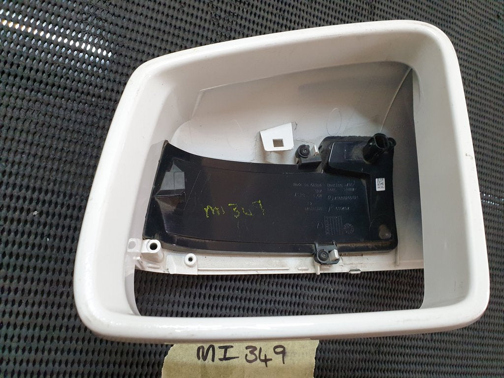 Mercedes-Benz C-Class E-Class W204 W212 Left Outer Mirror cover with Broken Indicator Light