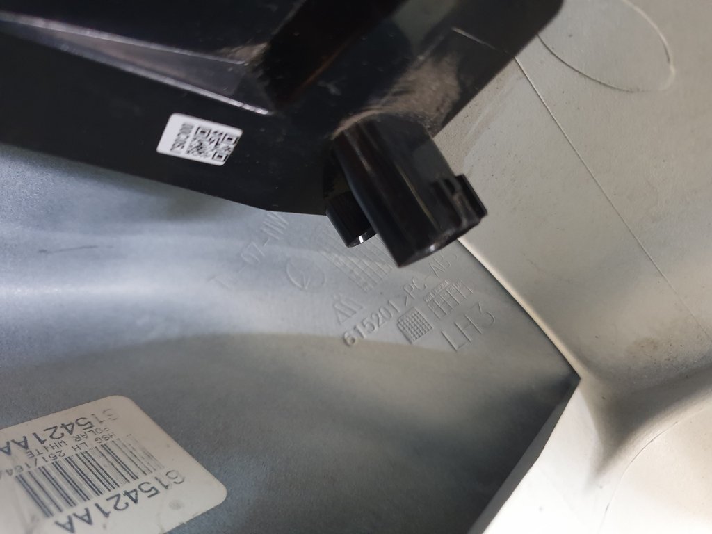 Mercedes-Benz C-Class E-Class W204 W212 Left Outer Mirror cover with Broken Indicator Light