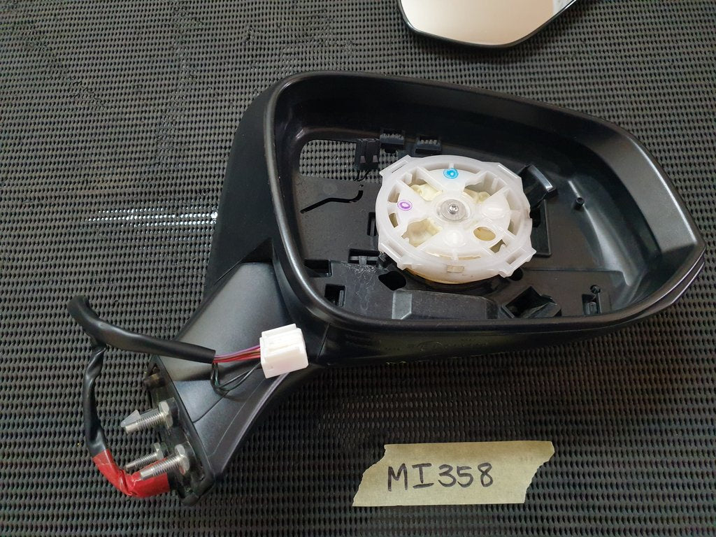 Toyota Rav4 Right Outer Mirror Incomplete, No Cover, Mirror Glass Loose
